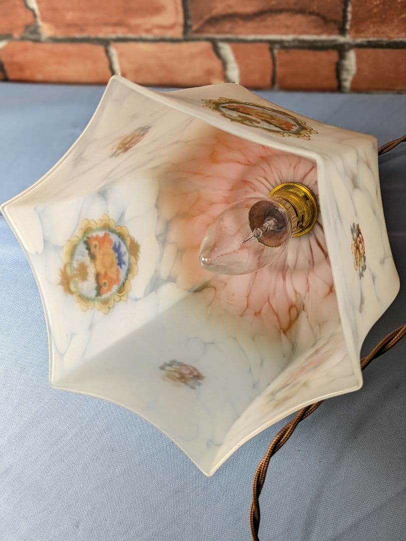 イギリス アンティーク ペンダントライト ガラスシェード 黄 配線、電球付き