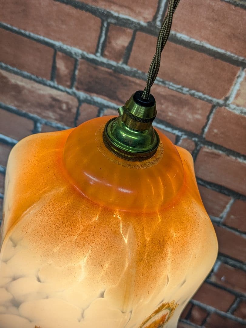 イギリス アンティーク ペンダントライト ガラスシェード 黄 配線、電球付き