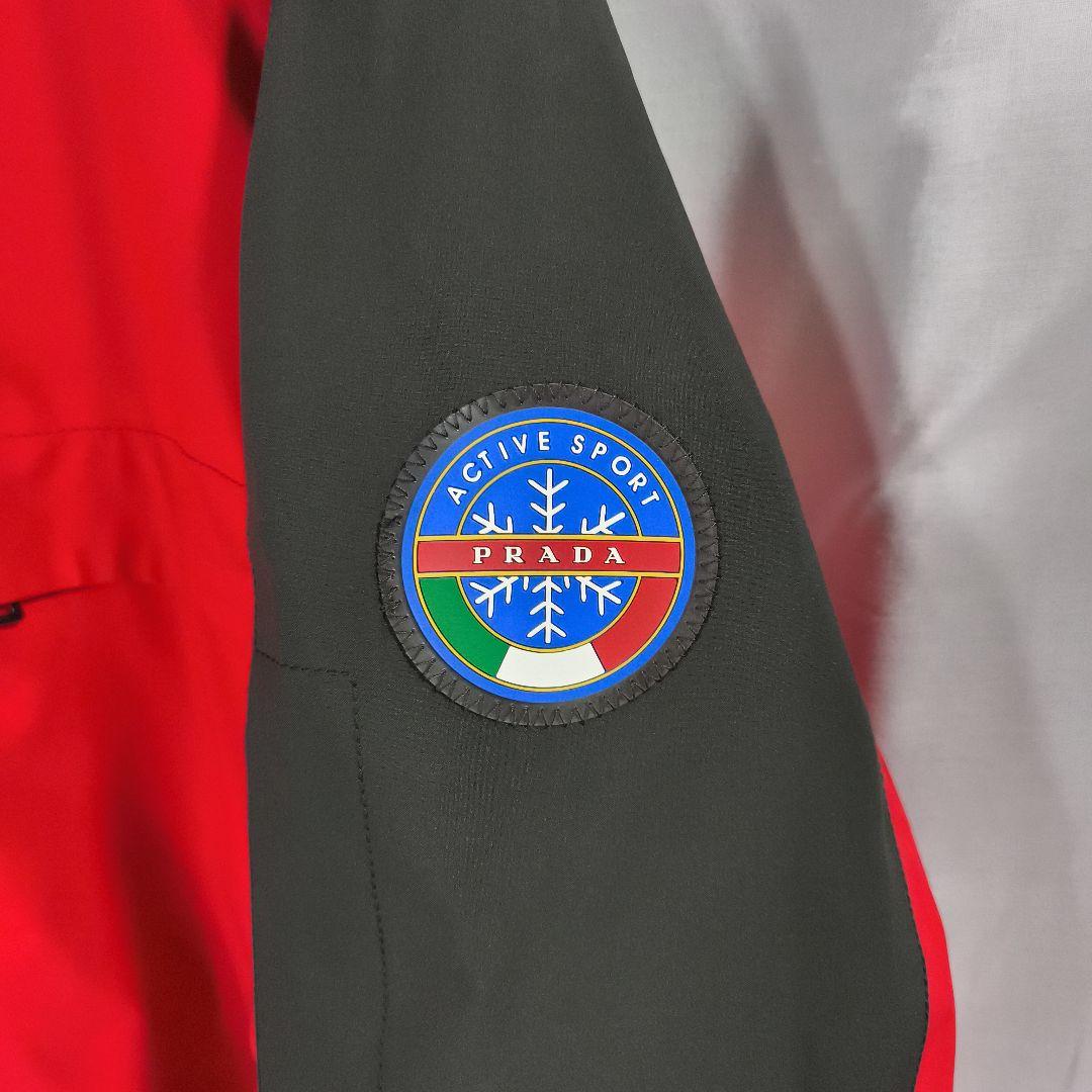 プラダ　スキージャケット　GORE-TEX　超暖か　脇にベンチレーション