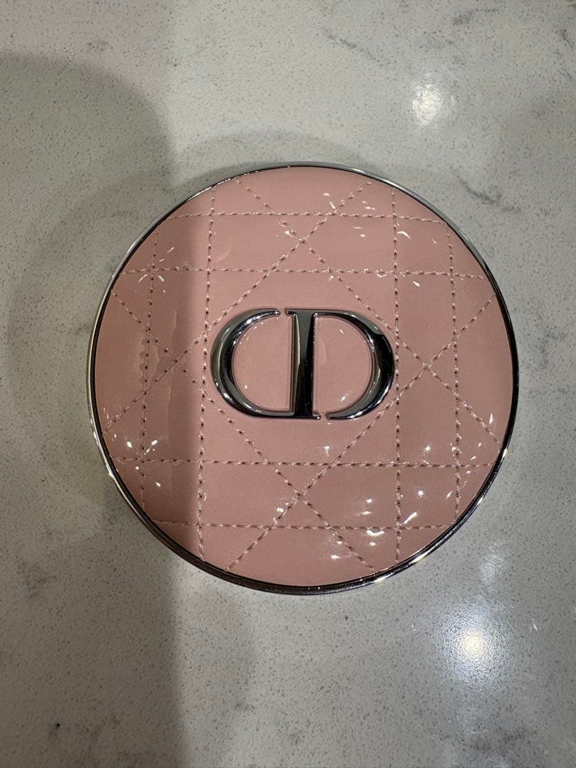 Dior クッションファンデーション 0.5N 限定ケース付き