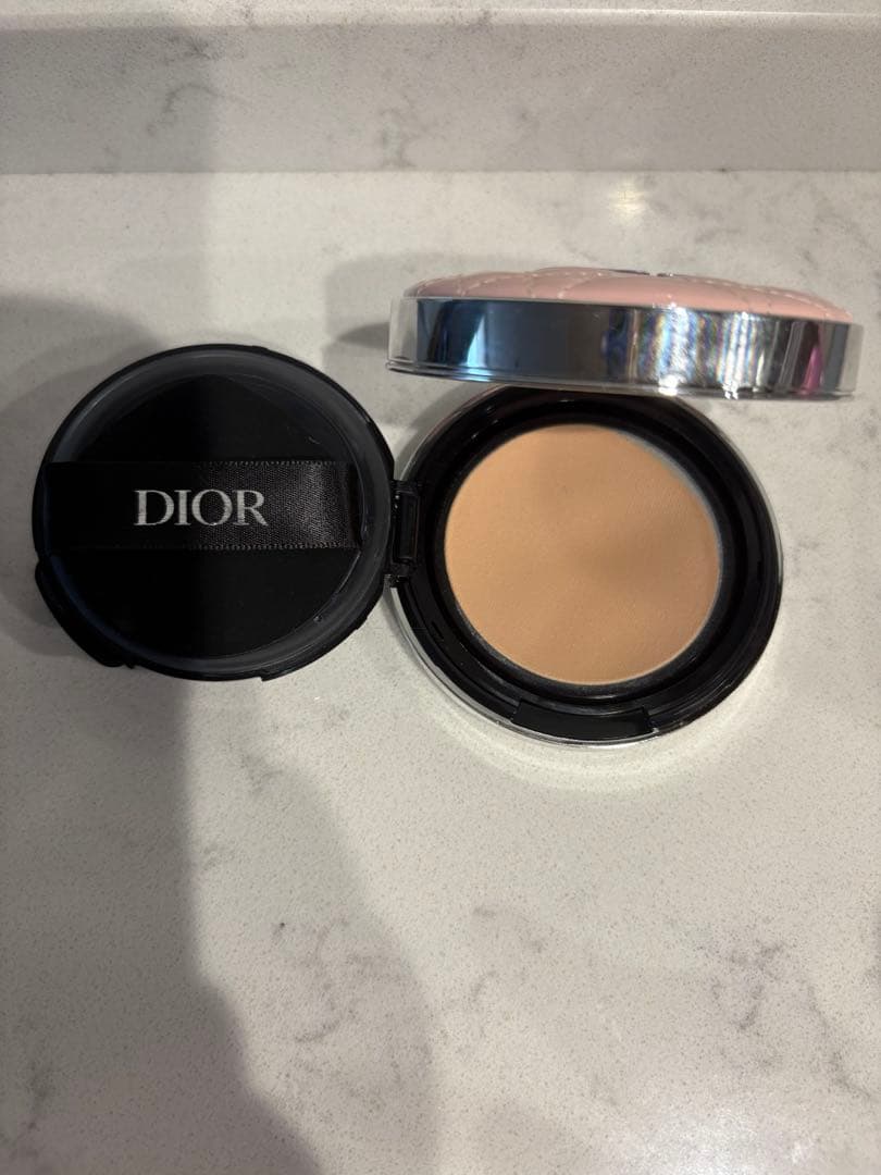 Dior クッションファンデーション 0.5N 限定ケース付き