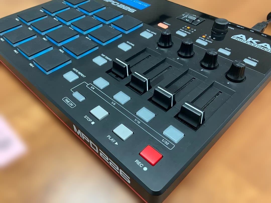 AKAI MPD226 ②