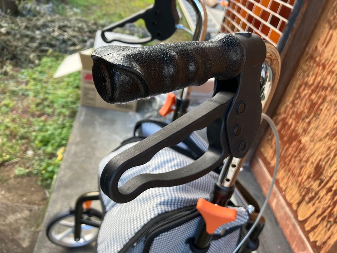 三輪歩行車　トライウォーカー　カゴ無しTR-62BK