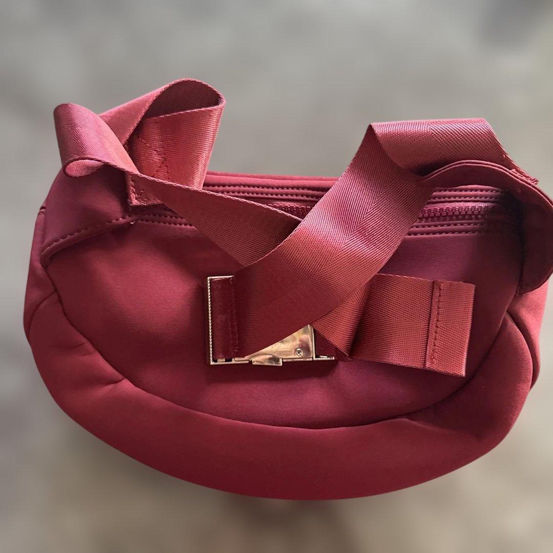 値下げ可 美品 KENZO トラ刺繍 ボディバッグ バ ガンディ 値下げ可能