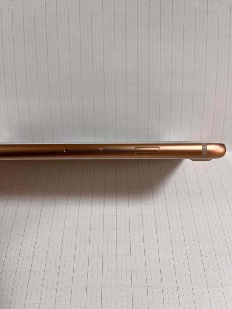 Apple iPhone 8 ゴールド　美品　バッテリー100%