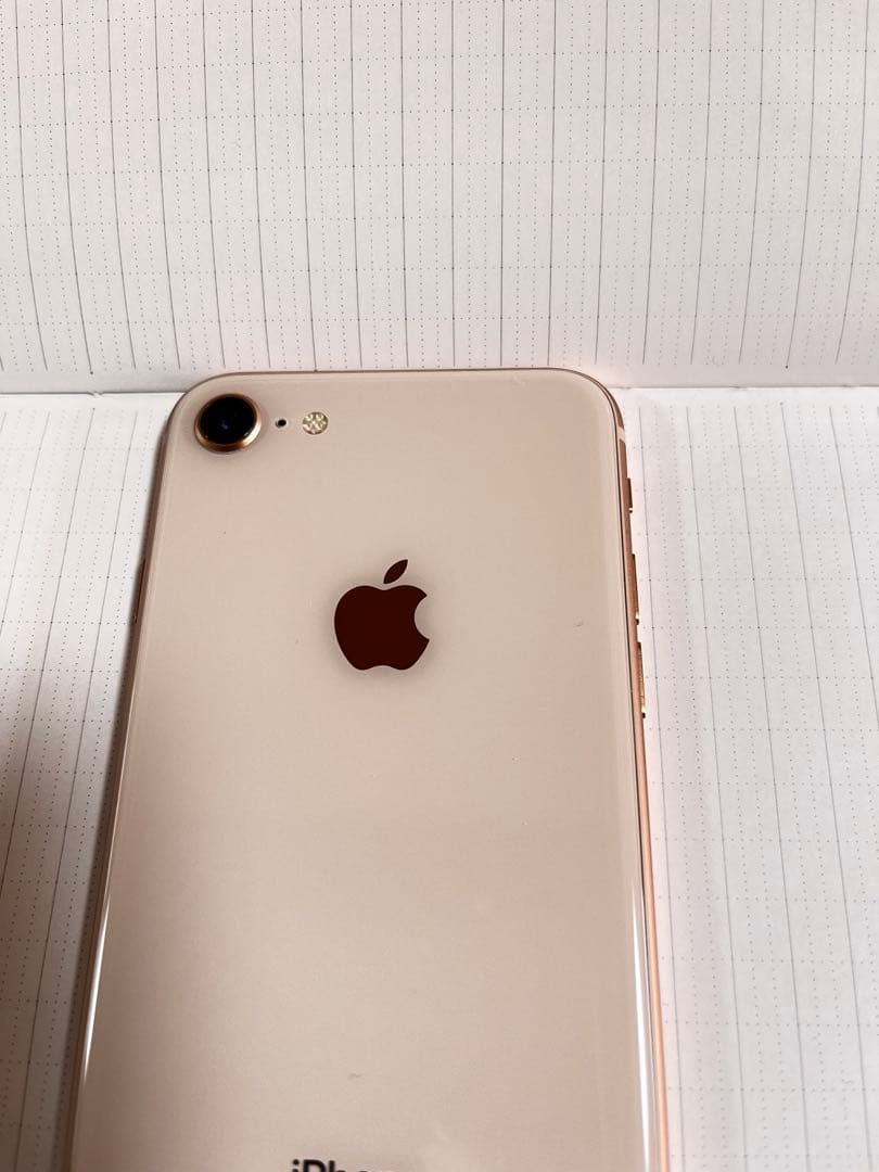 Apple iPhone 8 ゴールド　美品　バッテリー100%