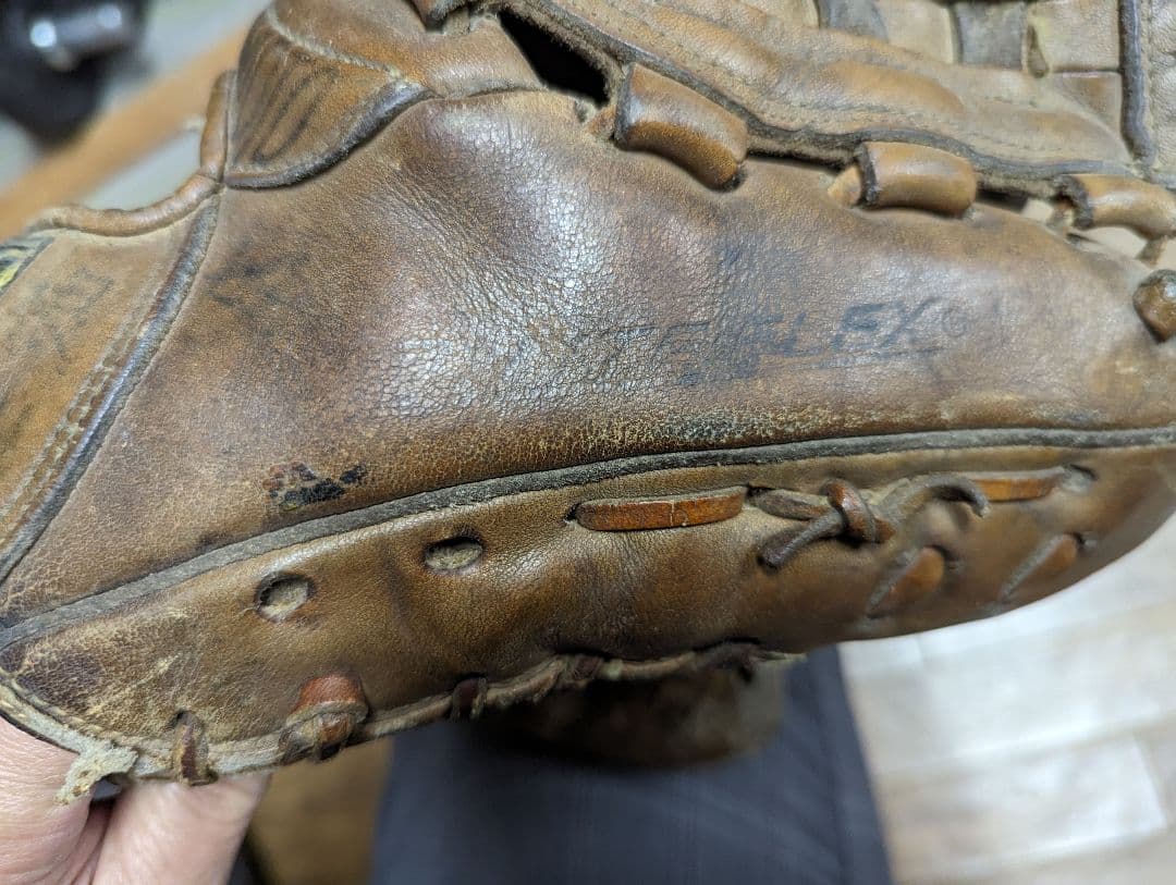 MIZUNO　ビンテージ硬式グローブ　WORLD WIN