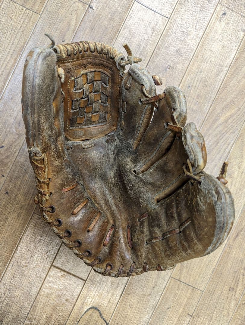 MIZUNO　ビンテージ硬式グローブ　WORLD WIN