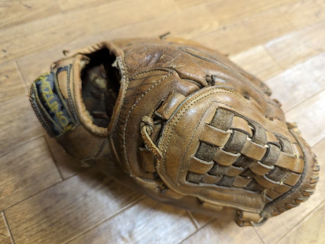 MIZUNO　ビンテージ硬式グローブ　WORLD WIN