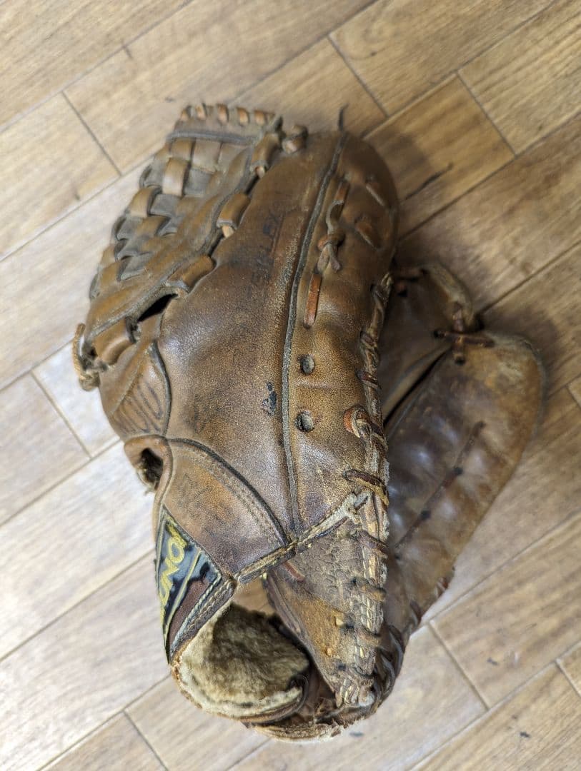 MIZUNO　ビンテージ硬式グローブ　WORLD WIN