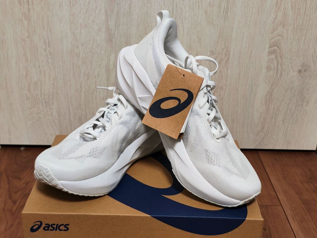 【新品未使用】アシックスASICS NOVABLAST5 ホワイト 26.0cm