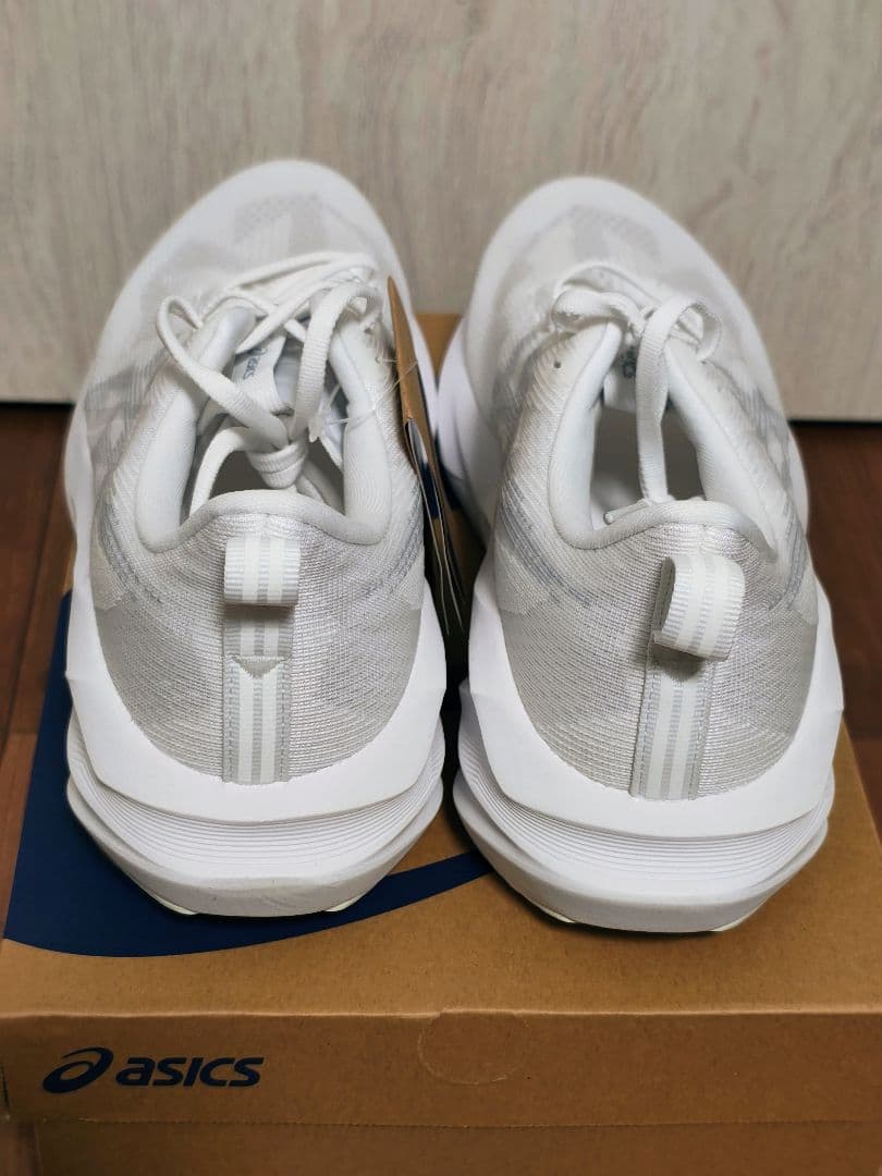 【新品未使用】アシックスASICS NOVABLAST5 ホワイト 26.0cm