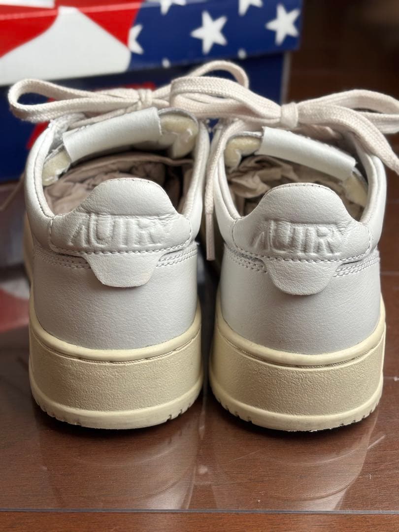 【AUTRY（オートリー）】MEDALIST LOW WHITE 36