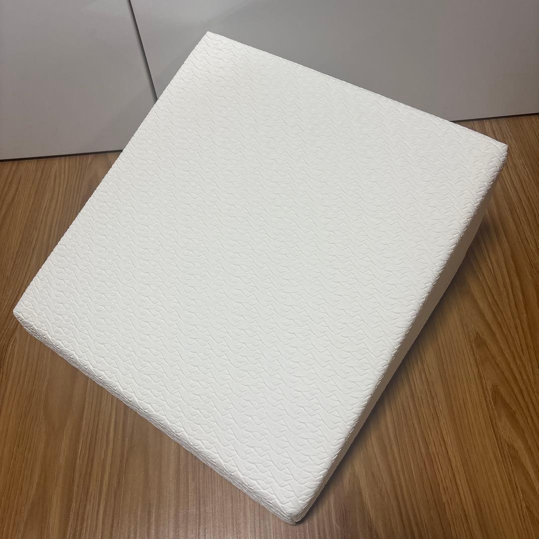 美品　サンテプラス フレックスクッション　パールホワイト