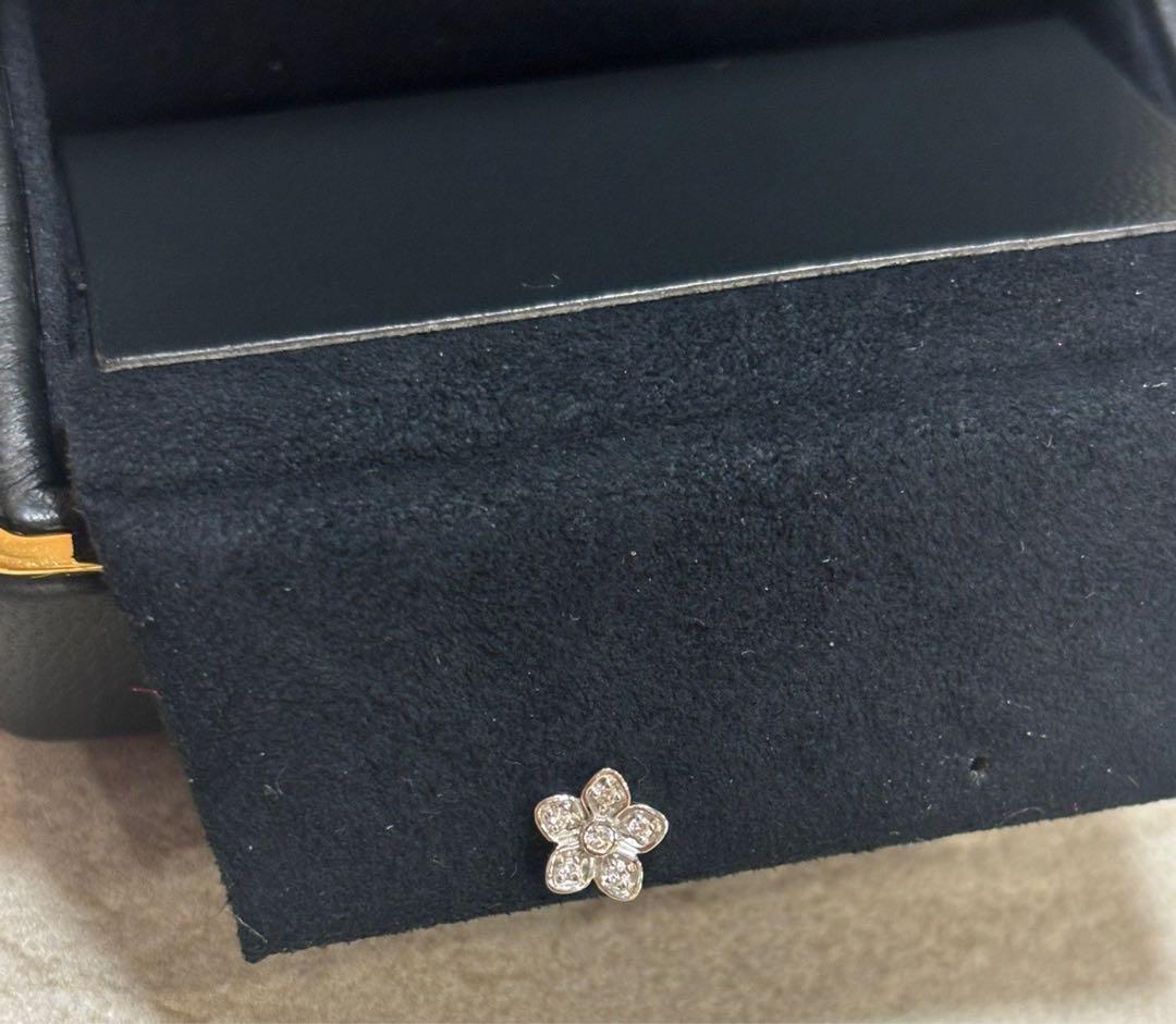 片耳のみ♡グラフワイルドフラワー プティ パヴェ ダイヤモンドスタッドイヤリング