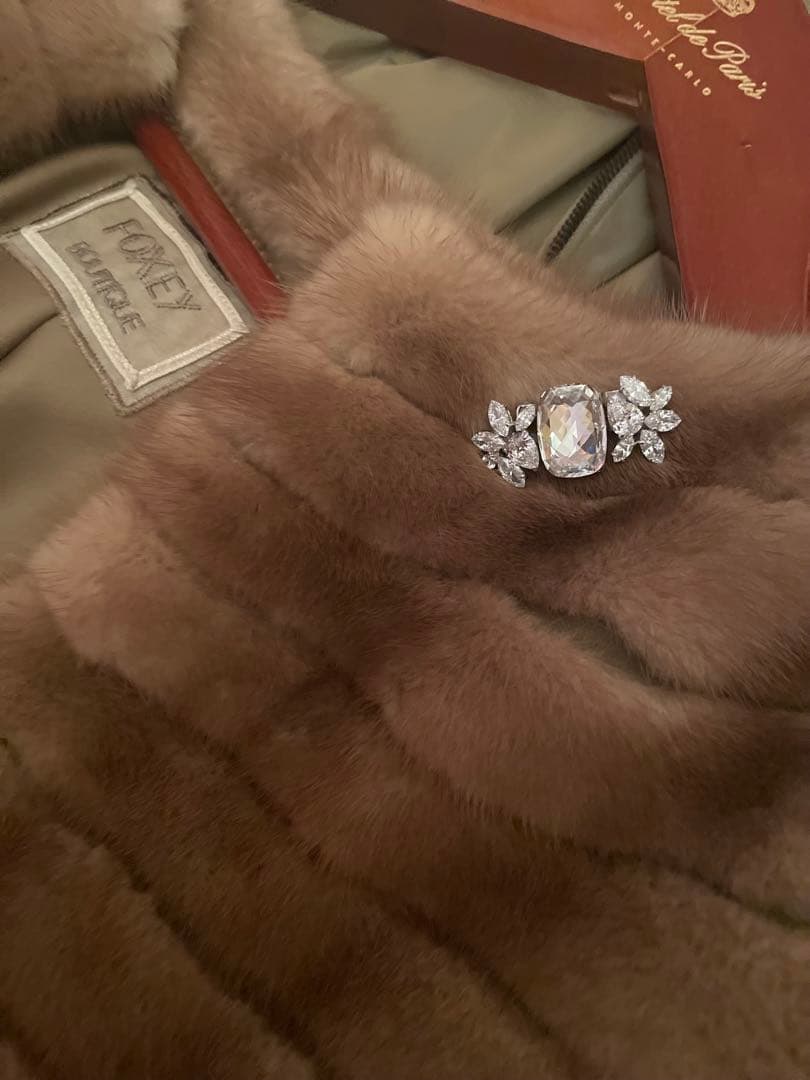 フォクシー　ブローチ　キラキラビジュー　その②