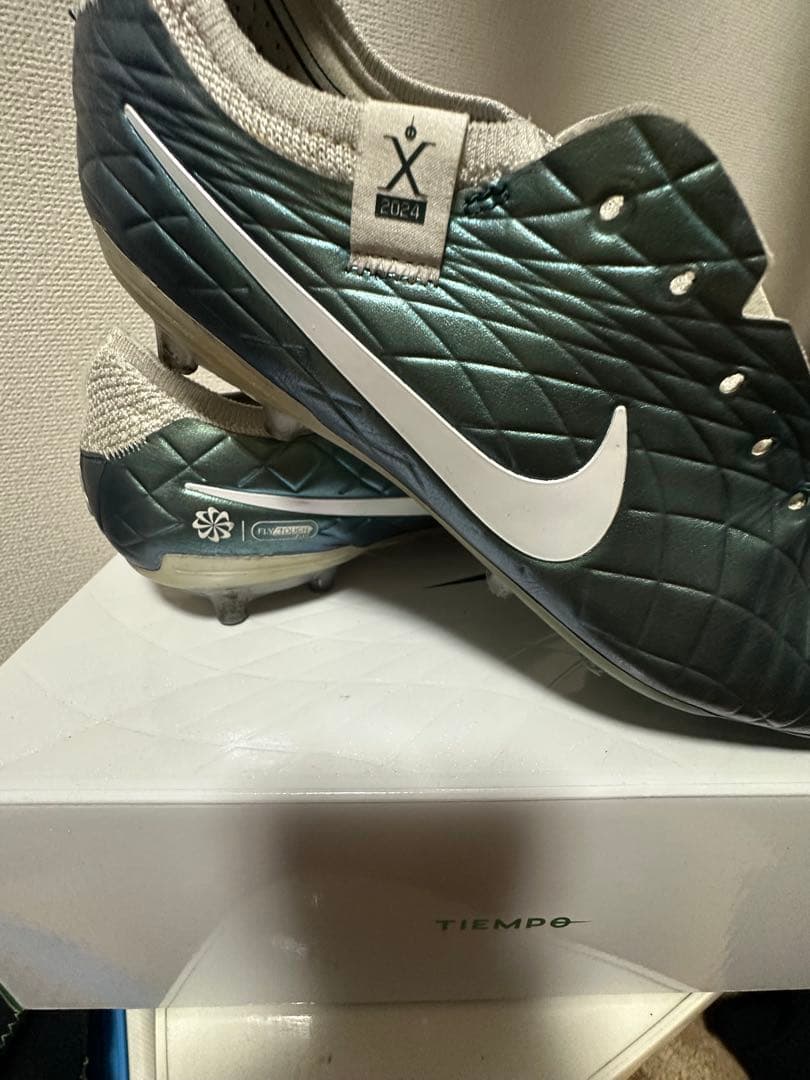 Nike Tiempo メタリックグリーン シューズ