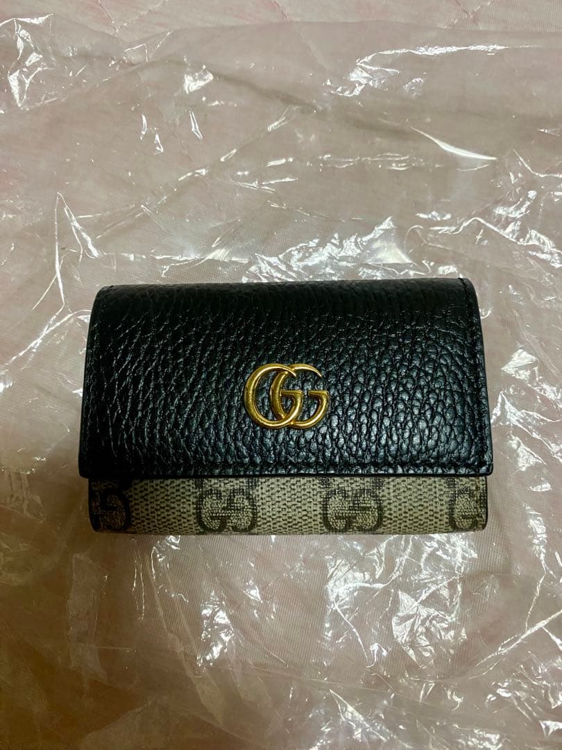 Gucci GGロゴ 二つ折りキーケース Gucci 二つ折りキーケース GGロゴ GGロゴ