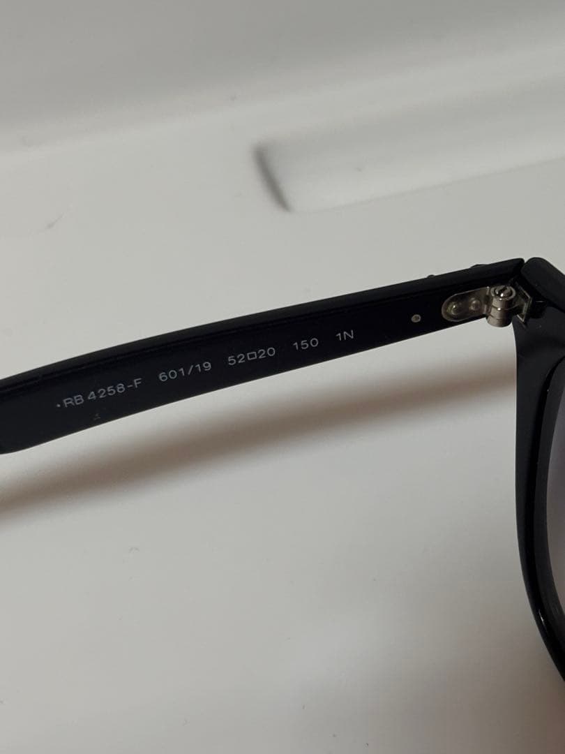 ★大人気モデル★RB4258-F 601/19 ★啓之輔さん着用★RayBan★