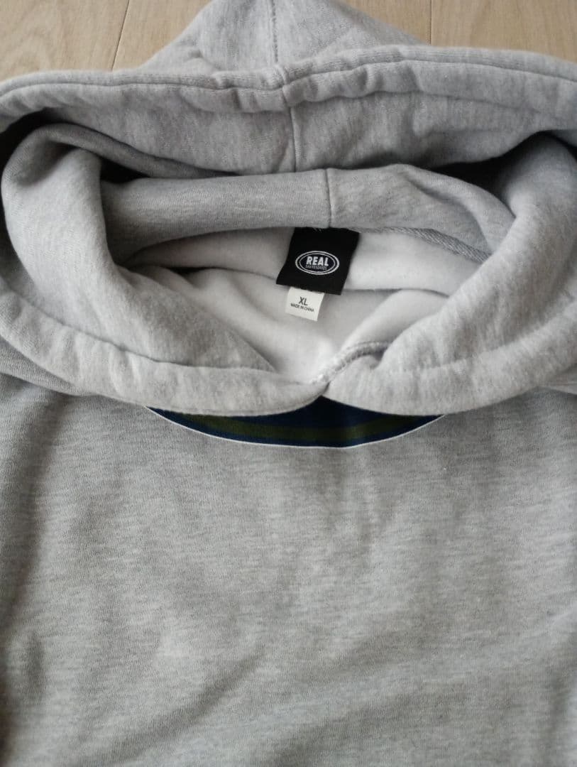 美品　REAL　スケボー　パーカー　グレー　サンフランシスコ