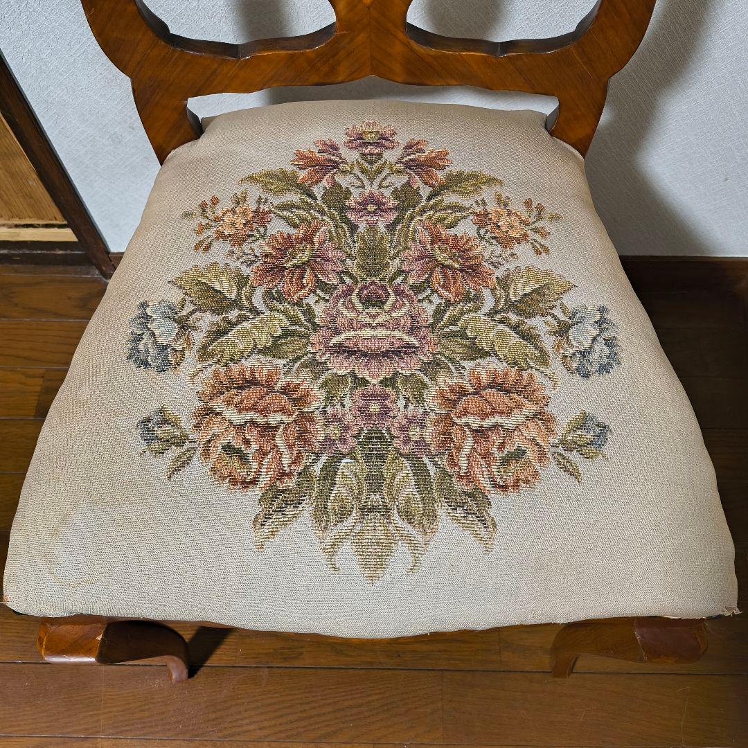 イタリア製 クラシック木製ダイニングチェア 刺繍