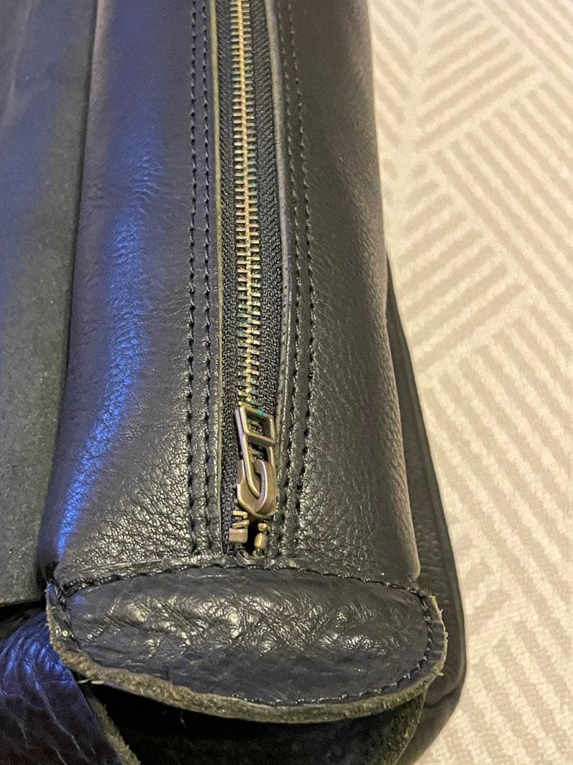 SLOW 黒 レザー ショルダーバッグ 栃木レザー　Bono