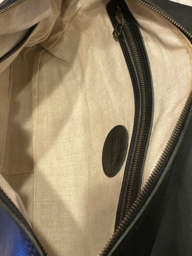 SLOW 黒 レザー ショルダーバッグ 栃木レザー　Bono