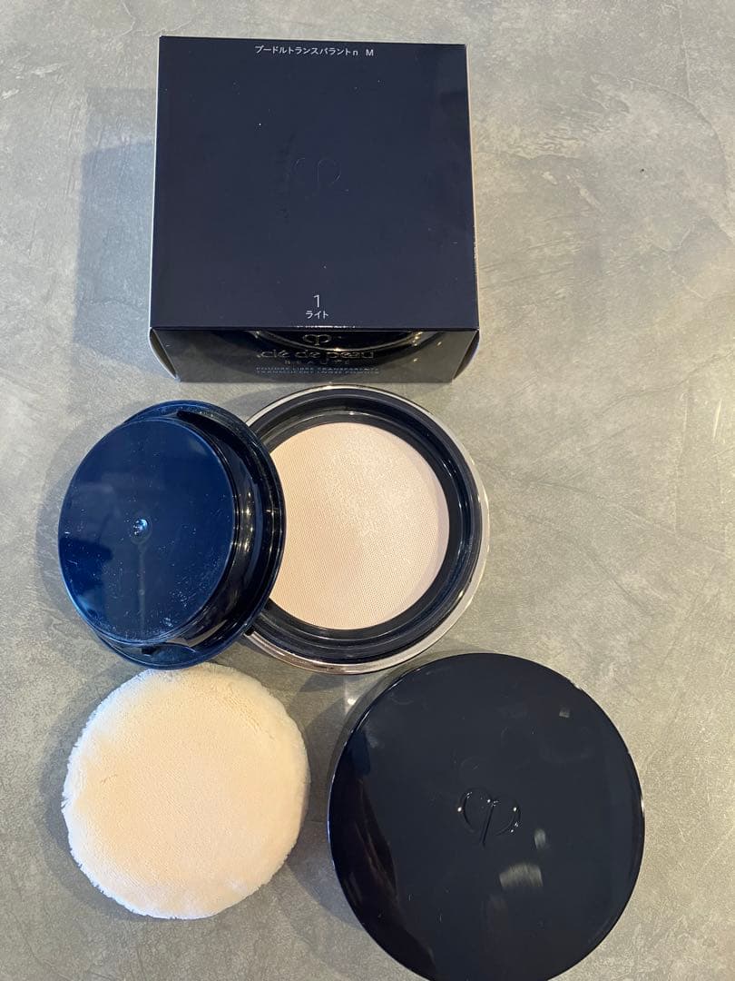 クレ・ド・ポー ボーテ プードルトランスパラントｎ Ｍ　1 ライト