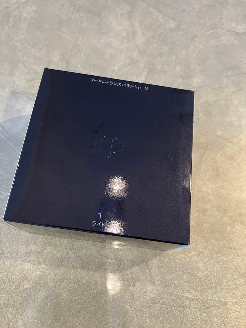 クレ・ド・ポー ボーテ プードルトランスパラントｎ Ｍ　1 ライト