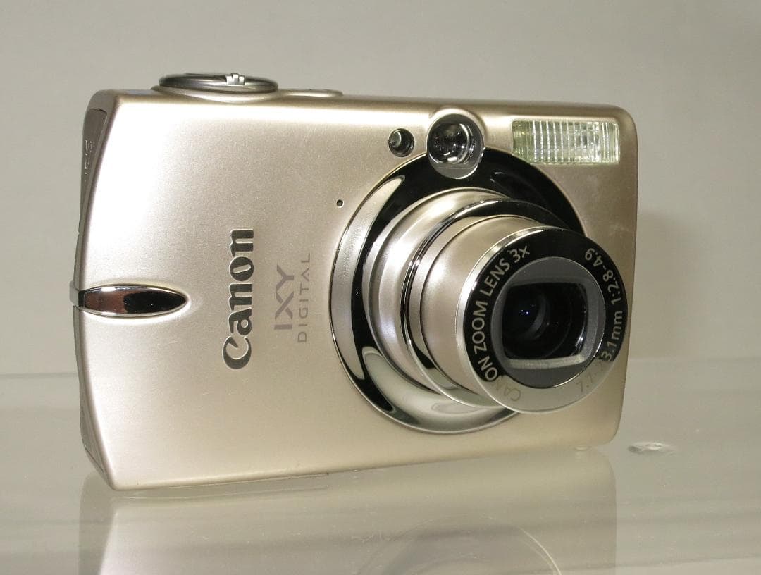 Canon IXY DIGITAL 700 　完動品　純正バッテリー、充電器付属