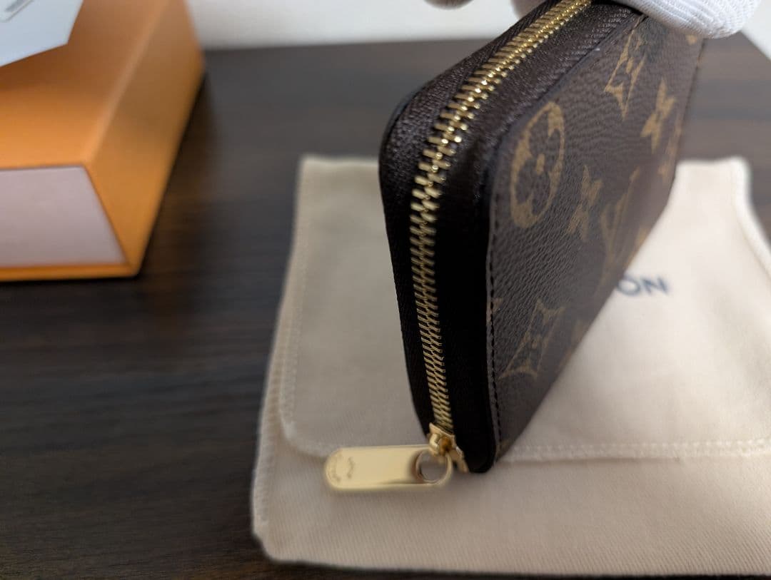 新品　ルイ・ヴィトン　LOUISVUITTON　ジッピーパース　モノグラム
