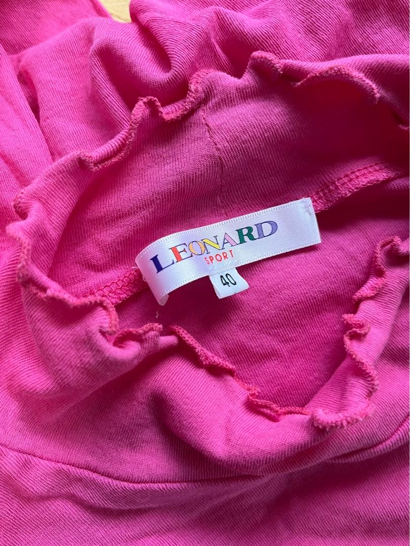 美品 LEONARD レオナール　スポーツ　ピンク 長袖 40 タートルネック