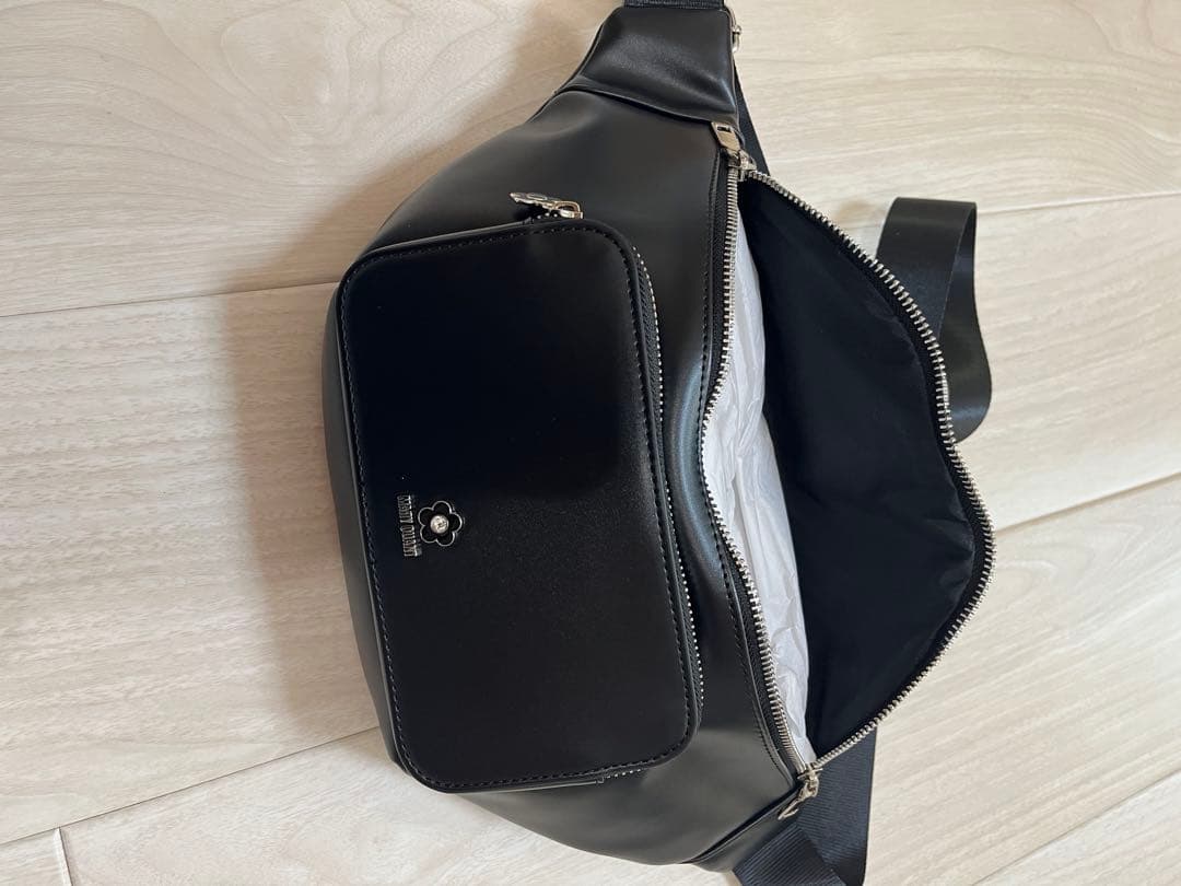 みーさん　MARY QUANT ブラック ボディバッグ