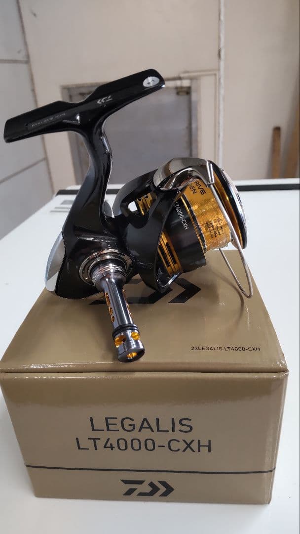 ダイワ 23レガリス LT4000 CXH ゴメクサスリールスタンド付き - メルカリ