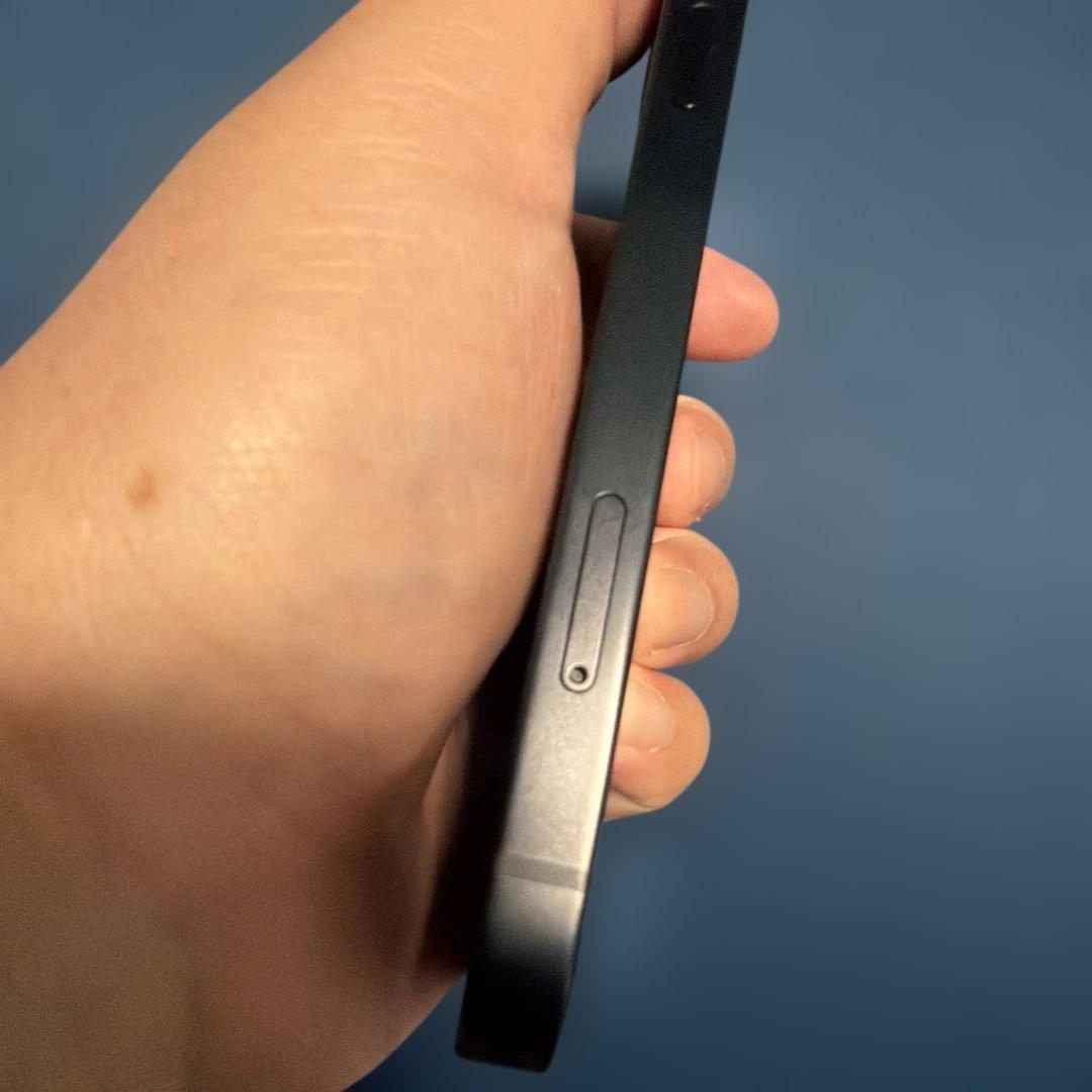 Apple iPhone16e ブラック 128GB