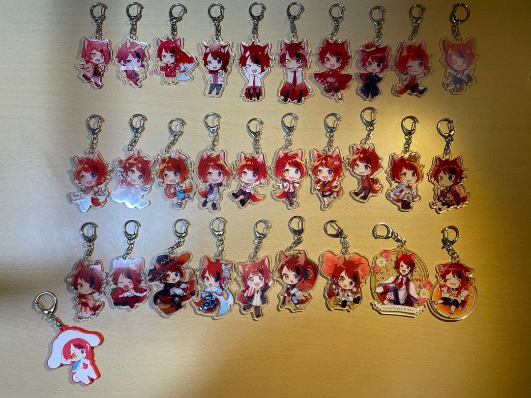 すとぷり 莉犬くん アクキー まとめ売り 2月7日まで - メルカリ