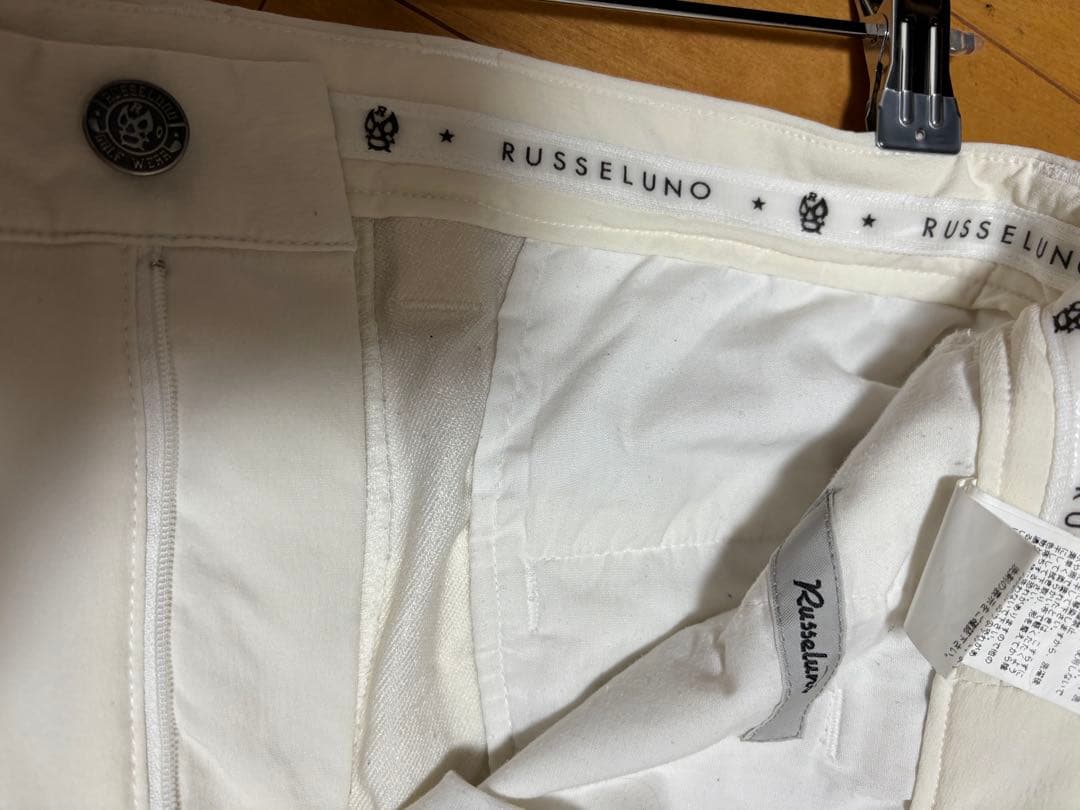 Russeluno ホワイトパンツ プリント入り