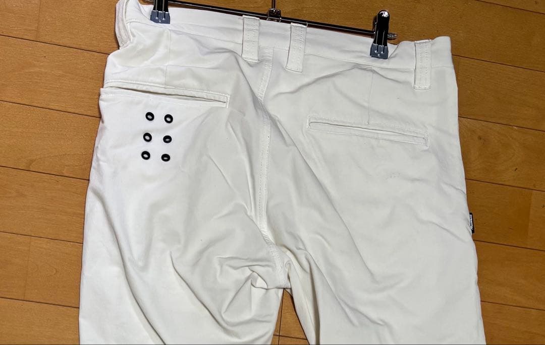 Russeluno ホワイトパンツ プリント入り