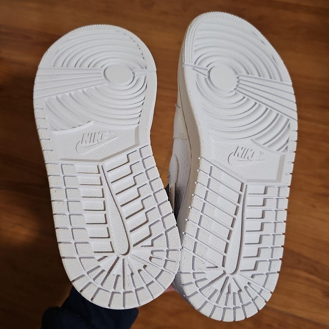 Nike Air Jordan 1 Mid ホワイト