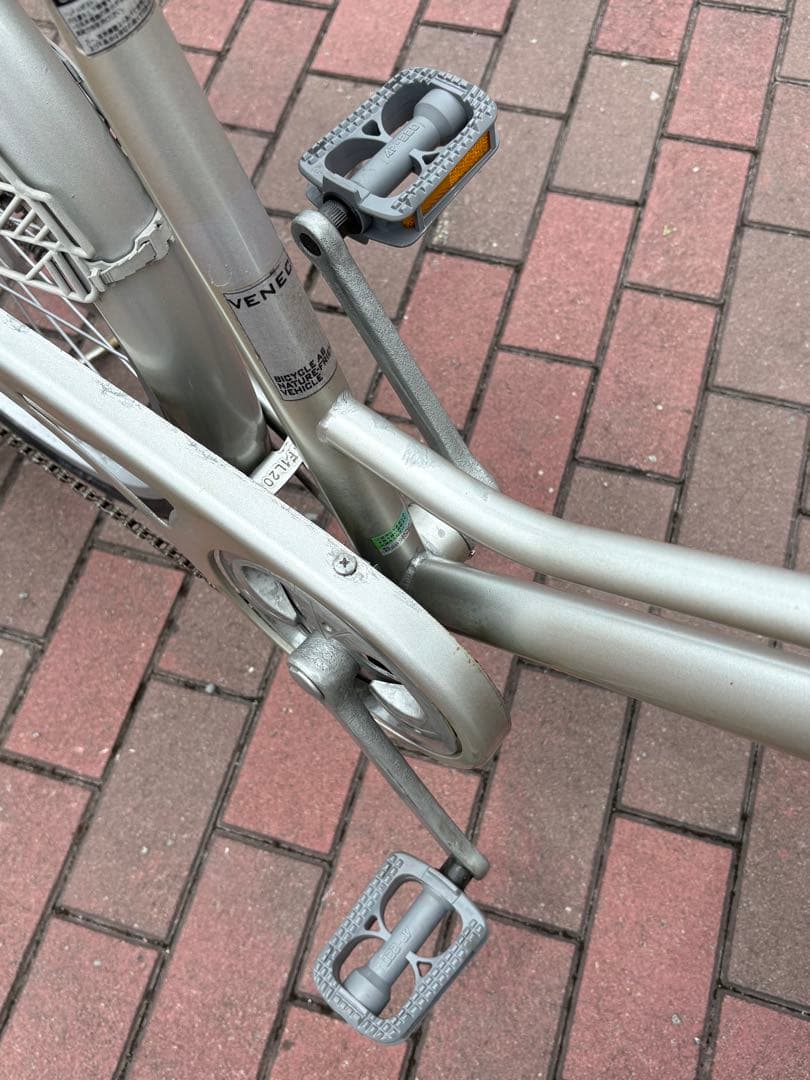 つー(在庫確認、)さん専用 前後籠付きAR変速付きシルバー 軽快車(26