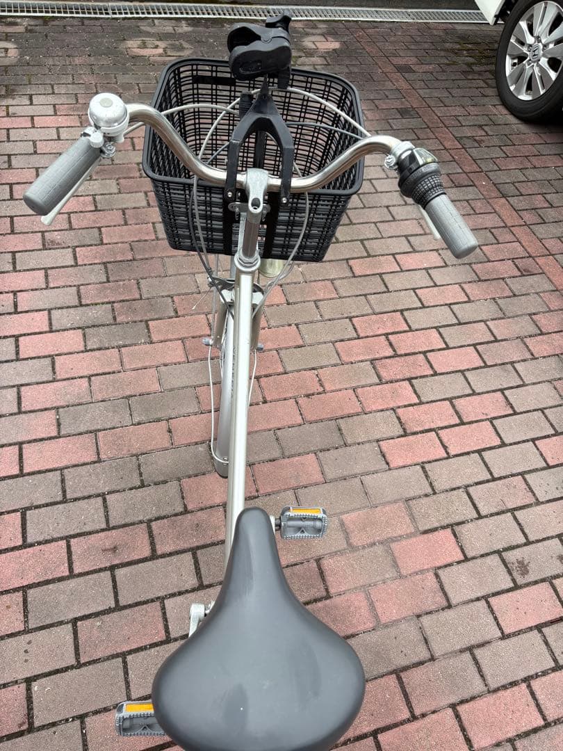 つー(在庫確認、)さん専用 前後籠付きAR変速付きシルバー 軽快車(26