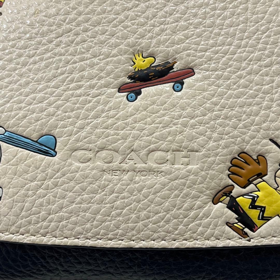 極美品✨限定品✨コーチ　ボディバッグ　スヌーピー　コラボ　レザー　ホワイト