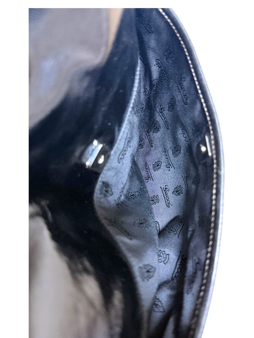 美品☆GUCCI ショルダーバッグ　クレストエンブレム