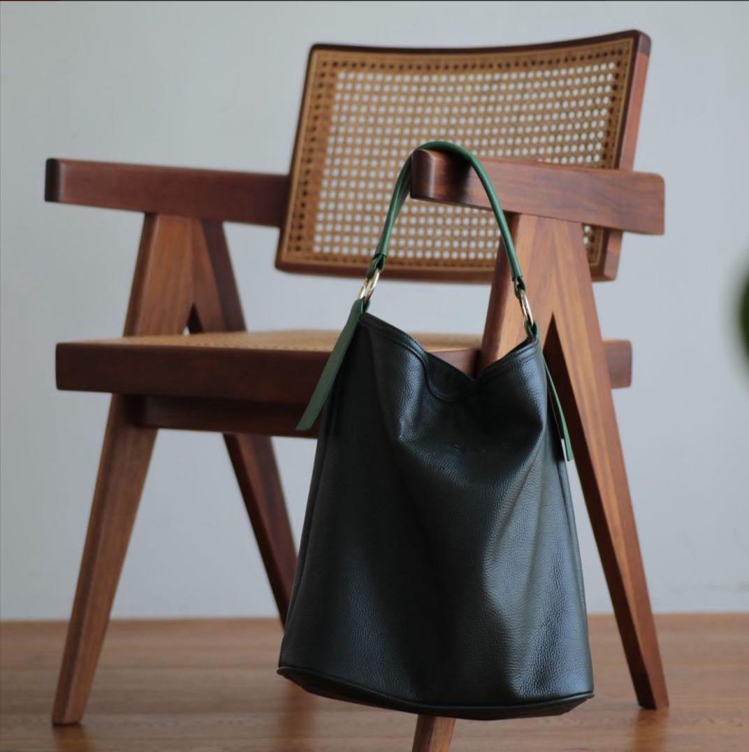 美品✨HINC NUNC ヒンクヌンク ワンショルダーバッグ レザー グリーン