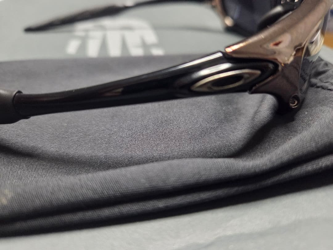 ​OakleySplice(オークリースプライス)メタリックブラック/偏光レンズ