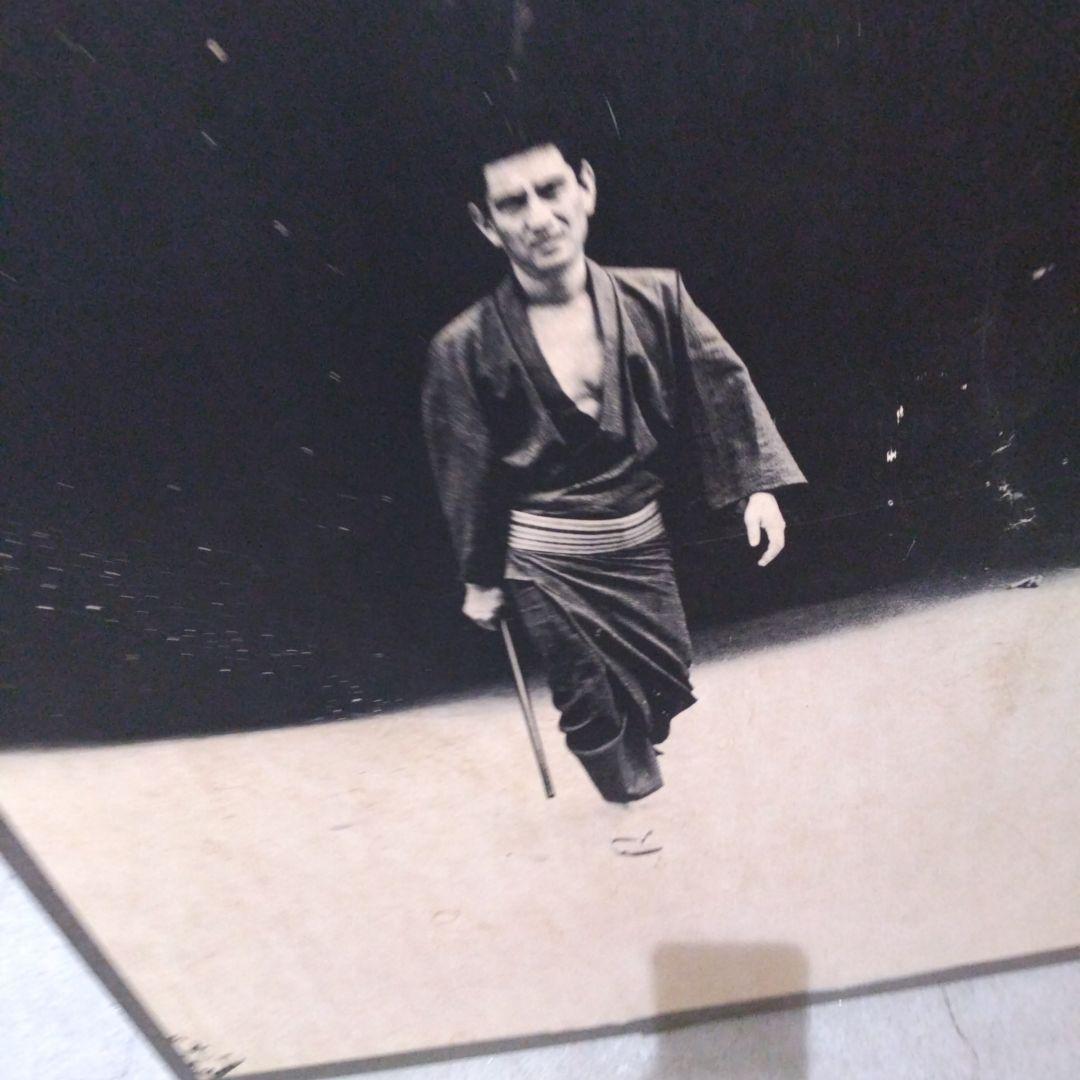 俳優の高倉健さんのモノクロ写真 木製フレーム付き A4 額付き ポスター