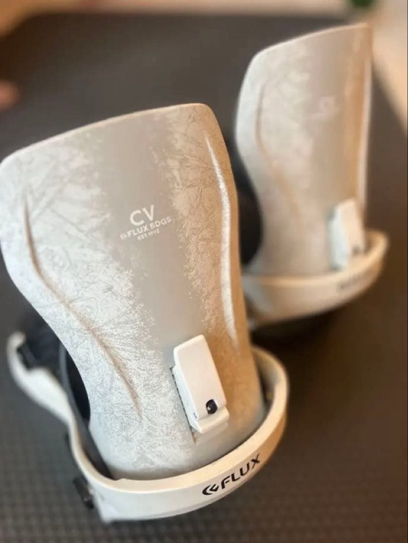 FLUX スノーボードビンディング ホワイト/ブラック