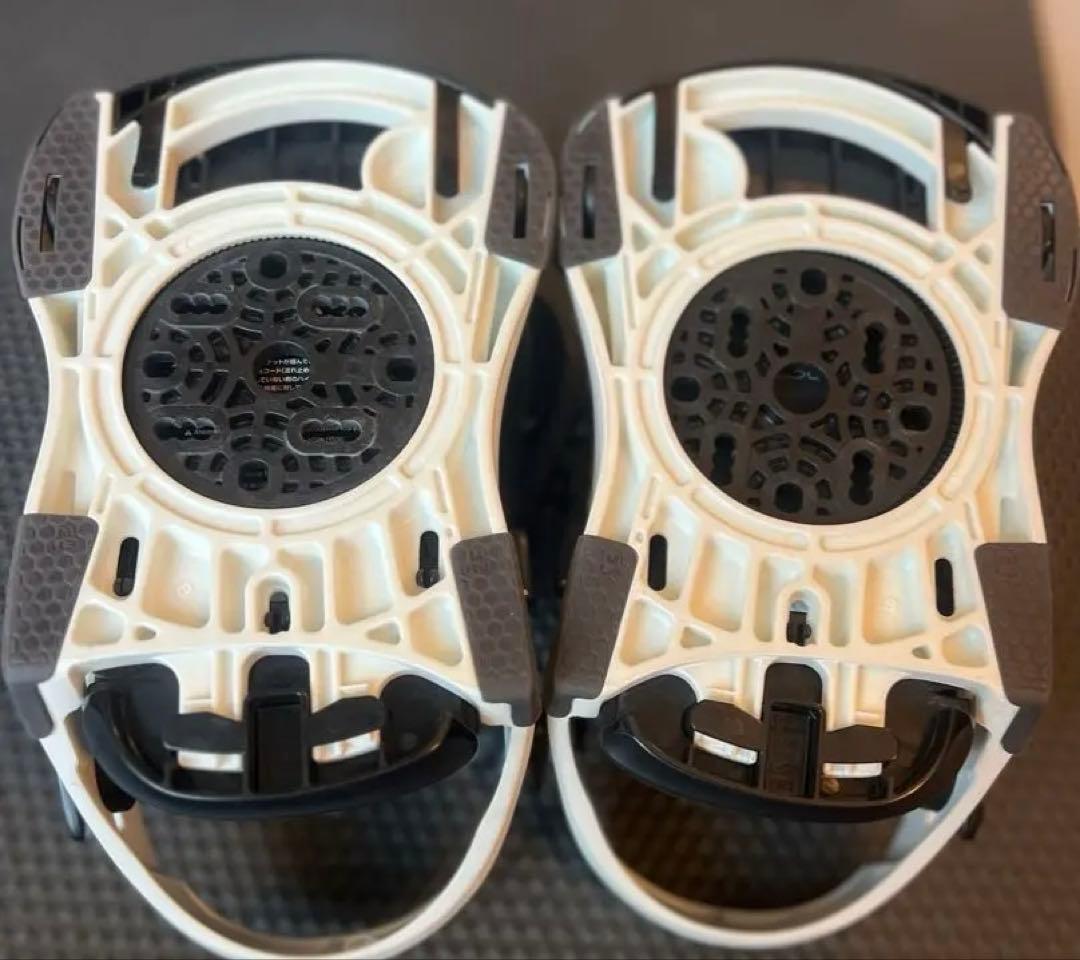 FLUX スノーボードビンディング ホワイト/ブラック