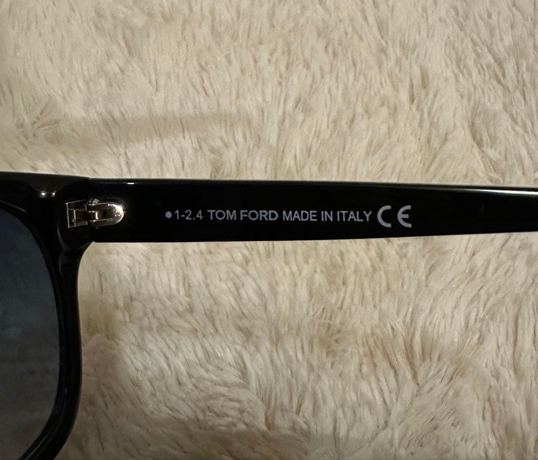 TOM FORD ブラック サングラス