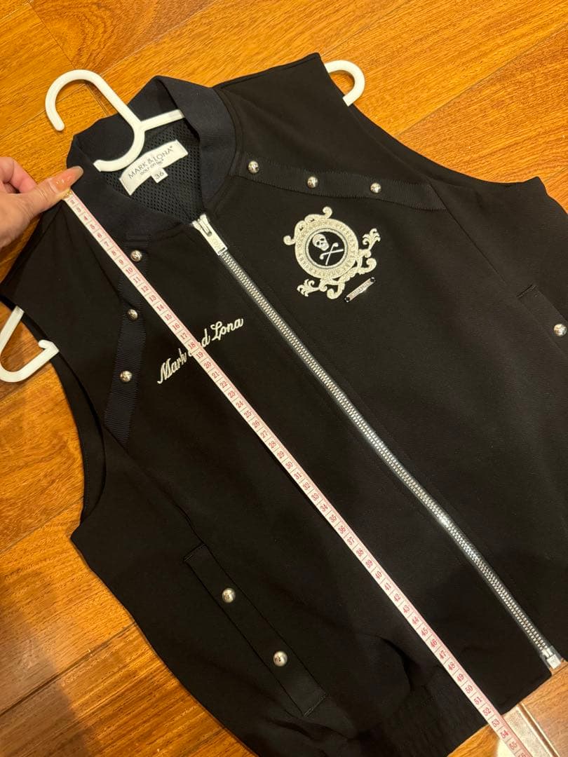 MARK & LONA レディース ベスト 36 黒 美品 ゴルフウェアー